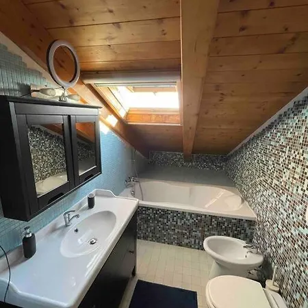 Apartman K1008 Book